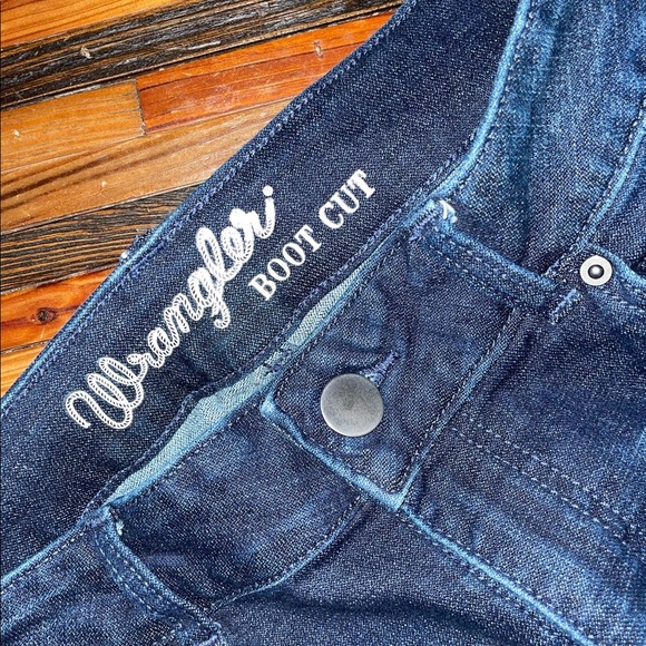 Women’s Wranglers - Picture 3 of 3